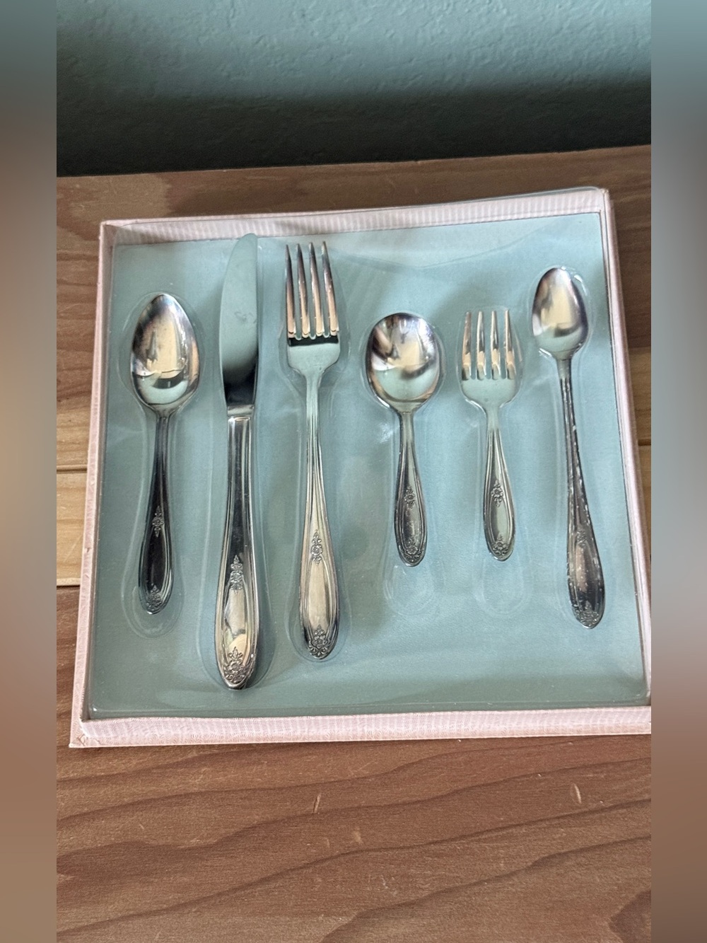 Vintage Oneida Ltd Kids Children’s Flatware 6 Piece Floral Set 4”-7” Gift Box